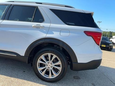 Used 2023 Ford Explorer Limited image 7