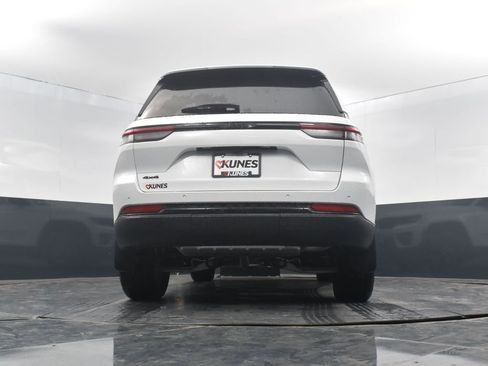 New 2025 Jeep Grand Cherokee Altitude image 44