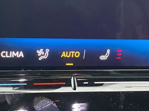 New 2026 Volkswagen Tiguan SE R-Line image 10