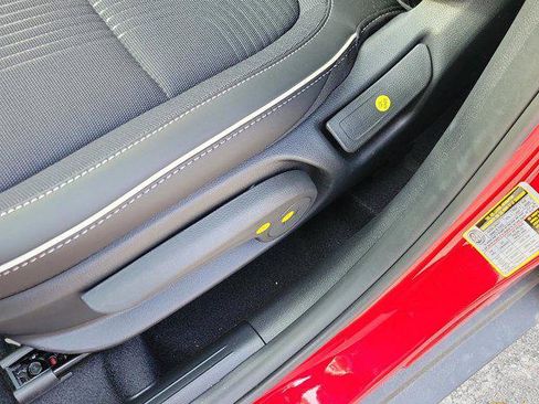 New 2025 Hyundai Venue Limited image 16