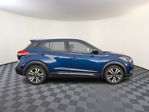 Used 2019 Nissan Kicks SR w/ SR Premium Package FWD image 7