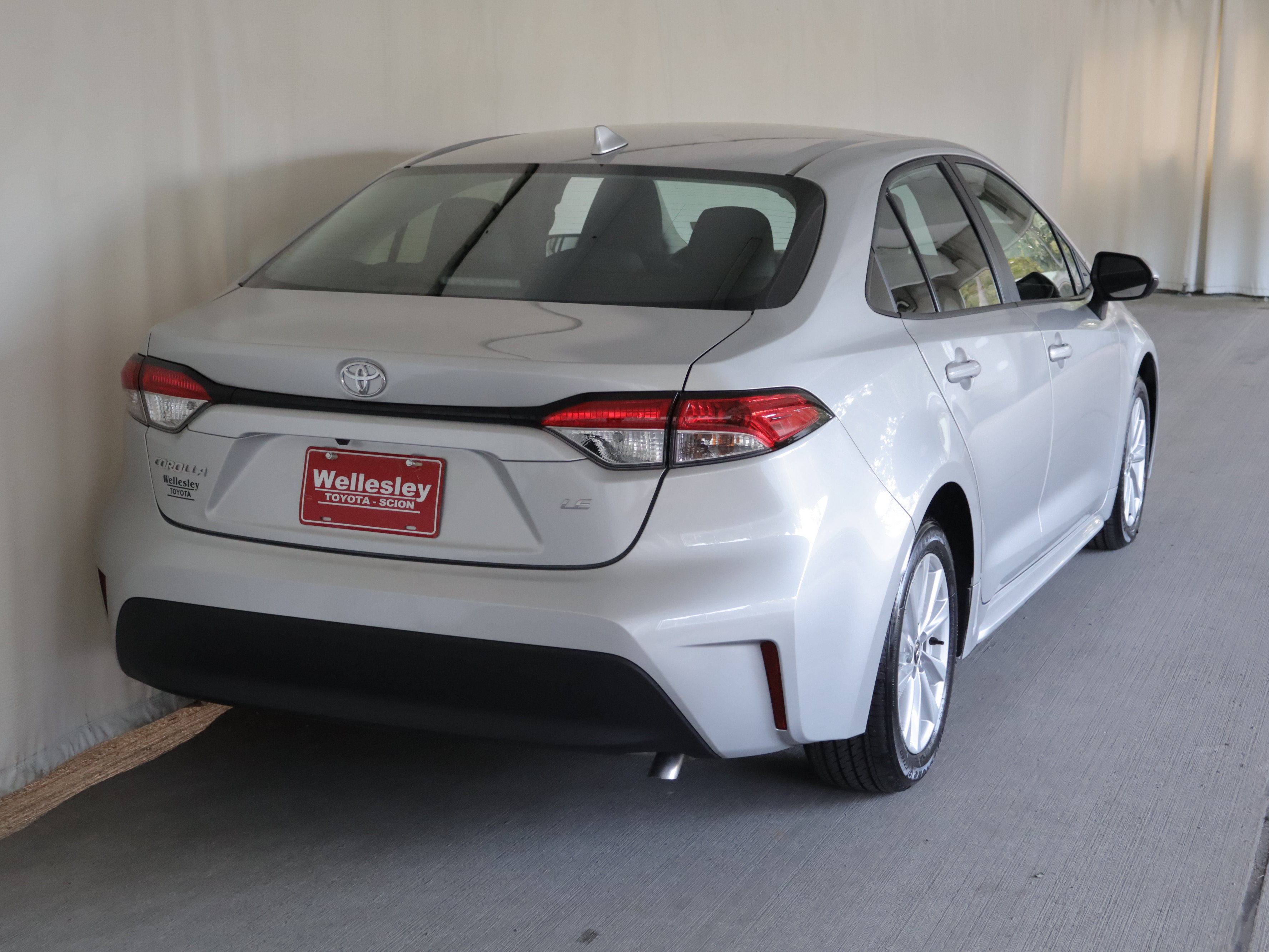 Used 2024 Toyota Corolla LE w/ LE Convenience Package FWD image 6