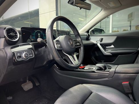 Used 2019 Mercedes-Benz A 220 image 2