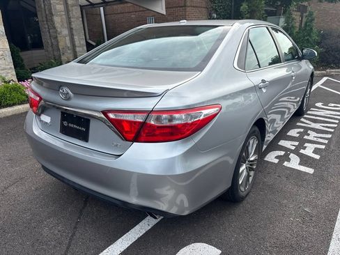 Used 2016 Toyota Camry SE FWD image 6