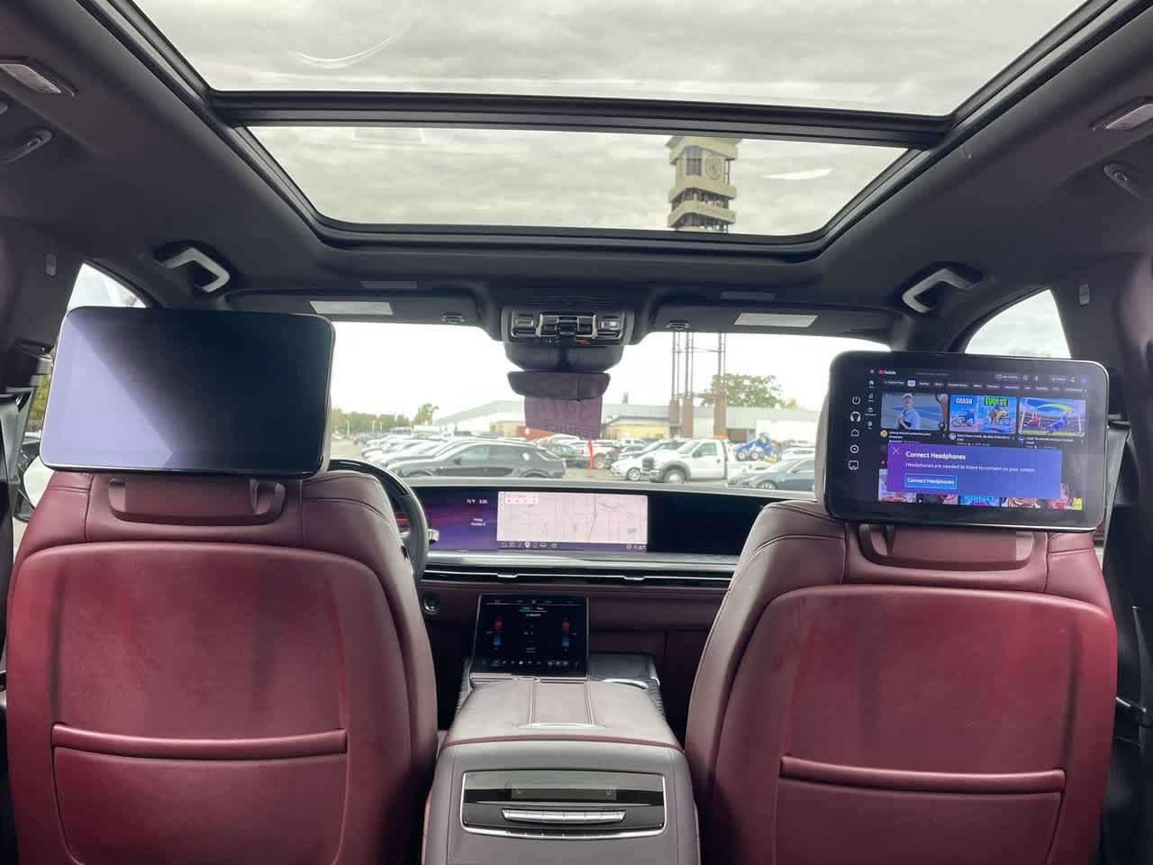 Certified 2025 Cadillac Escalade Premium Luxury w/ LPO, Floor Liner Package AWD/4WD image 23