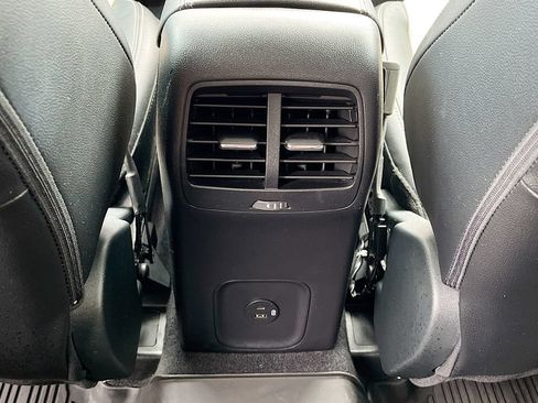 Used 2022 Ford Escape Titanium w/ Titanium Elite Package AWD/4WD image 27