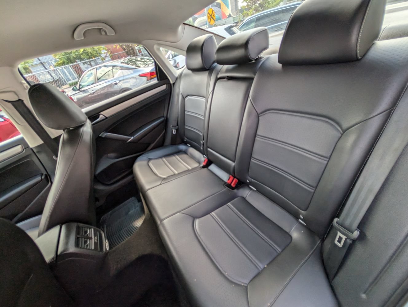 Used 2020 Volkswagen Passat 2.0T SE FWD image 18
