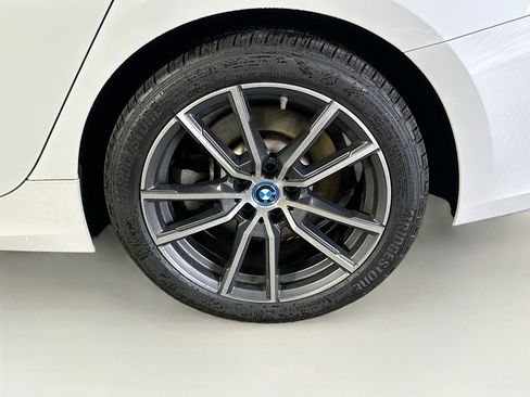 Used 2022 BMW 330e xDrive w/ Premium Package image 11