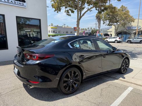 Used 2025 MAZDA MAZDA3 s FWD image 9
