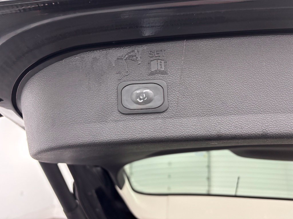 Used 2018 Ford Escape SEL FWD image 11
