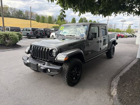 Used 2023 Jeep Gladiator Sport AWD/4WD image 8