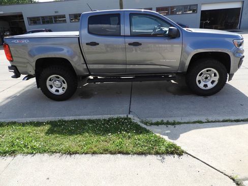 Used 2022 Chevrolet Colorado W/T w/ WT Convenience Package AWD/4WD image 13