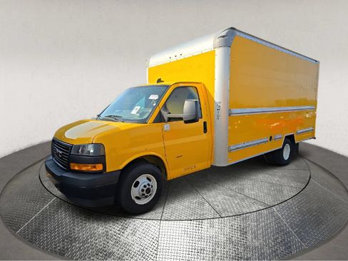Used 2021 GMC Savana 3500 Extended w/ Power Convenience Package RWD image 3