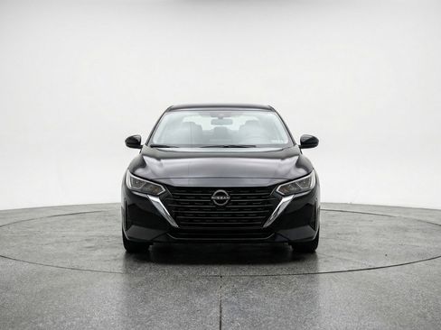 Used 2025 Nissan Sentra SV image 2