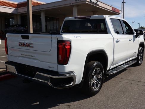 Used 2024 GMC Sierra 1500 SLT image 4