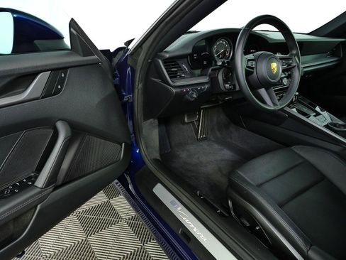 Used 2023 Porsche 911 Carrera RWD image 7