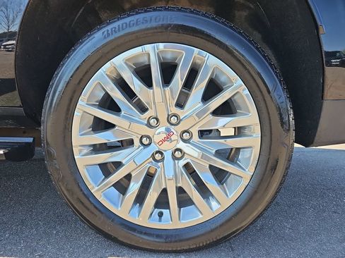 Used 2023 GMC Yukon XL Denali w/ Denali Reserve Package image 38