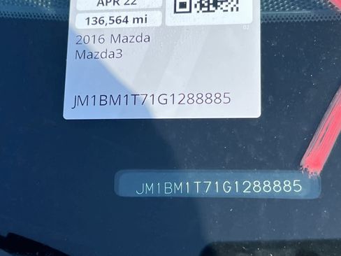 Used 2016 MAZDA MAZDA3 i Sport FWD image 23