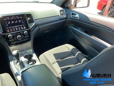 Used 2022 Jeep Grand Cherokee Laredo E AWD/4WD image 28