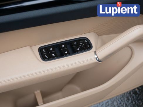 Used 2021 Porsche Cayenne Base image 13