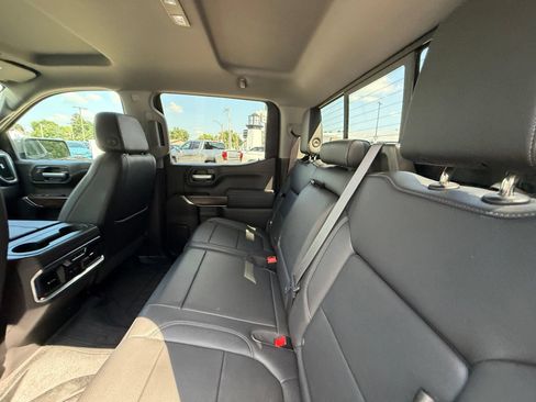 Used 2021 GMC Sierra 1500 SLT w/ SLT Premium Plus Package AWD/4WD image 17