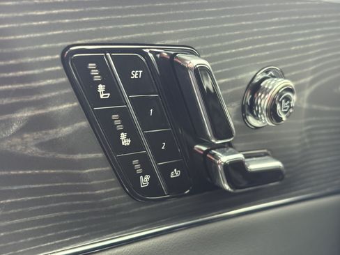 Used 2024 Cadillac Lyriq Luxury w/ LPO, Floor Liner Package AWD/4WD image 32