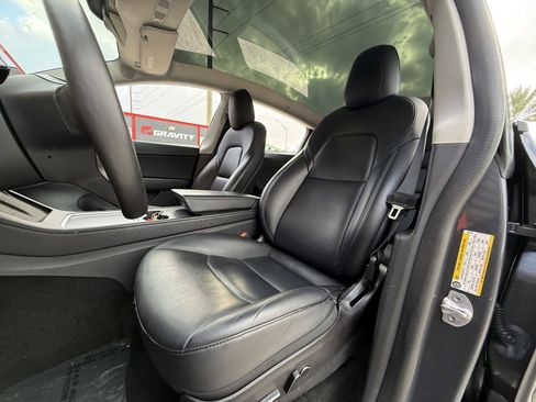 Used 2022 Tesla Model Y Performance image 8