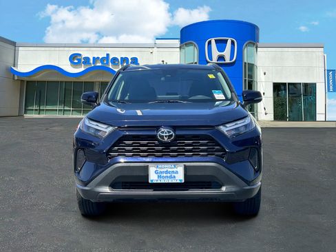Used 2023 Toyota RAV4 XLE AWD/4WD image 2