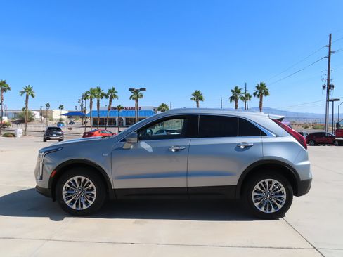 Used 2024 Cadillac XT4 Premium Luxury image 4