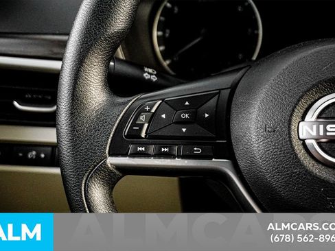 Used 2025 Nissan Altima 2.5 SV image 25