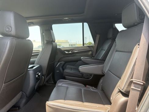 Used 2023 GMC Yukon Denali RWD image 12