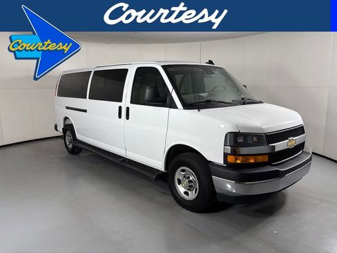 Used 2025 Chevrolet Express 3500 LT w/ LT Preferred Equipment Group RWD image 1