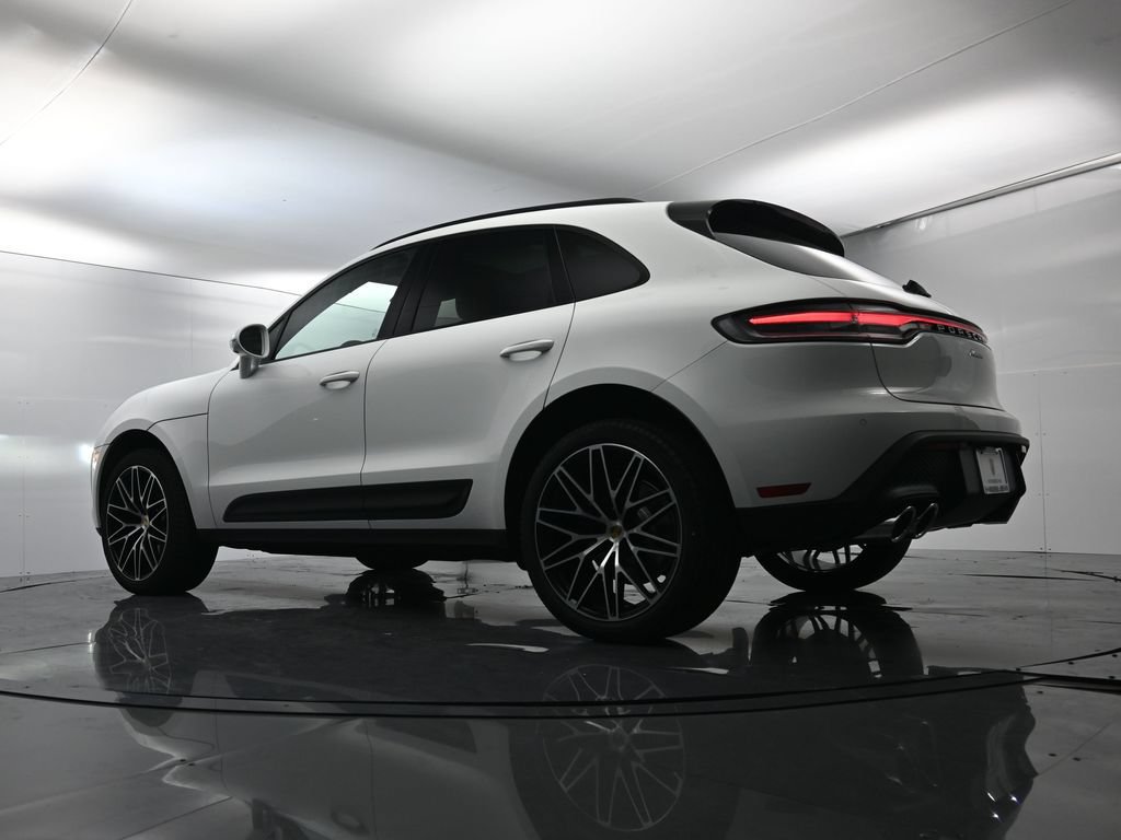 Certified 2026 Porsche Macan AWD/4WD image 25