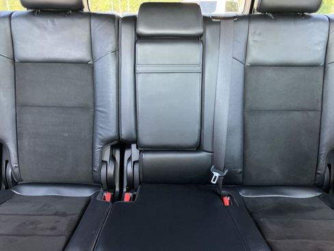 Used 2019 Jeep Grand Cherokee Altitude RWD image 31