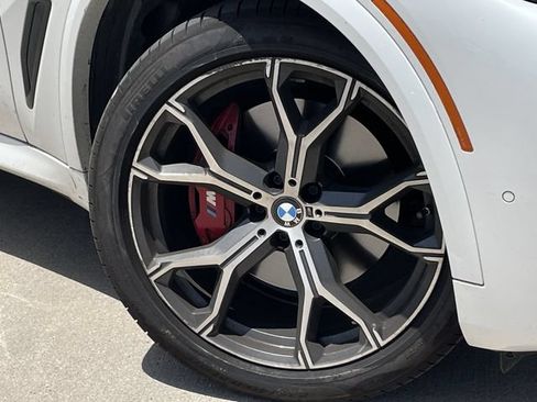 Used 2021 BMW X5 xDrive40i w/ M Sport Package AWD/4WD image 9