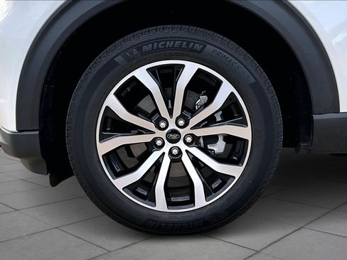 Used 2023 Ford Explorer ST-Line image 11