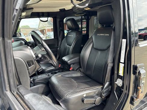 Used 2014 Jeep Wrangler Unlimited Rubicon w/ Connectivity Group AWD/4WD image 2