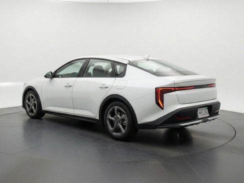Used 2025 Kia K4 LXS image 6
