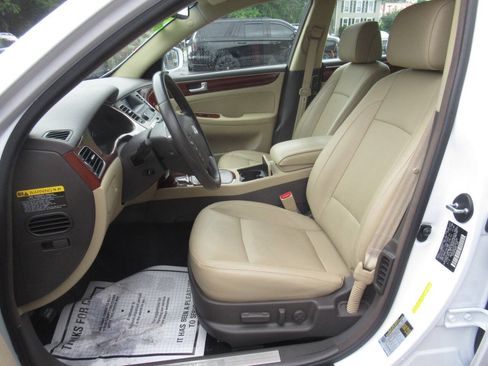 Used 2014 Hyundai Genesis 3.8 RWD image 18