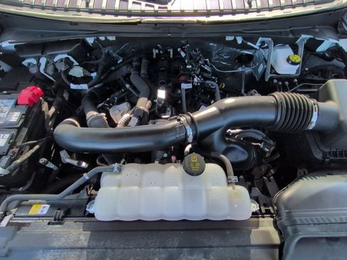 Certified 2025 Ford Expedition Platinum image 24