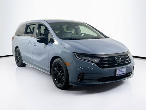 Used 2023 Honda Odyssey Sport image 3