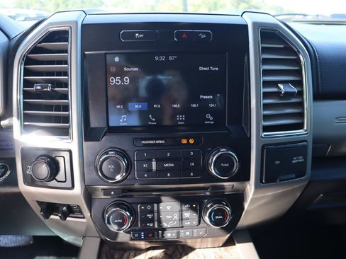 Used 2017 Ford F250 Lariat w/ Lariat Ultimate Package AWD/4WD image 11