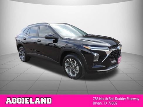 Certified 2024 Chevrolet Trax LT w/ Driver Confidence Package FWD image 3