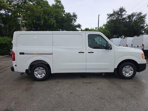 Used 2021 Nissan NV 2500 SV RWD image 9