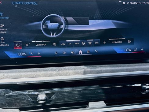 Certified 2024 BMW X7 M60i w/ Executive Package AWD/4WD image 16