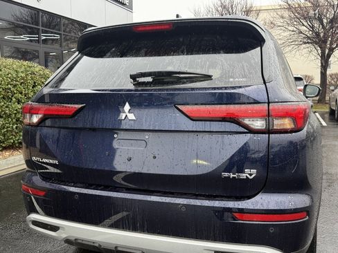 Used 2025 Mitsubishi Outlander SE image 36