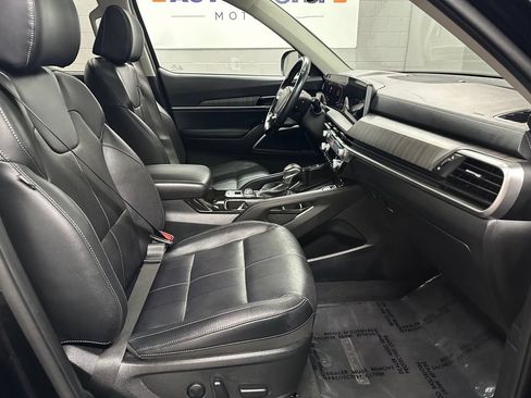 Used 2024 Kia Telluride EX w/ EX Captain's Chair Package AWD/4WD image 20