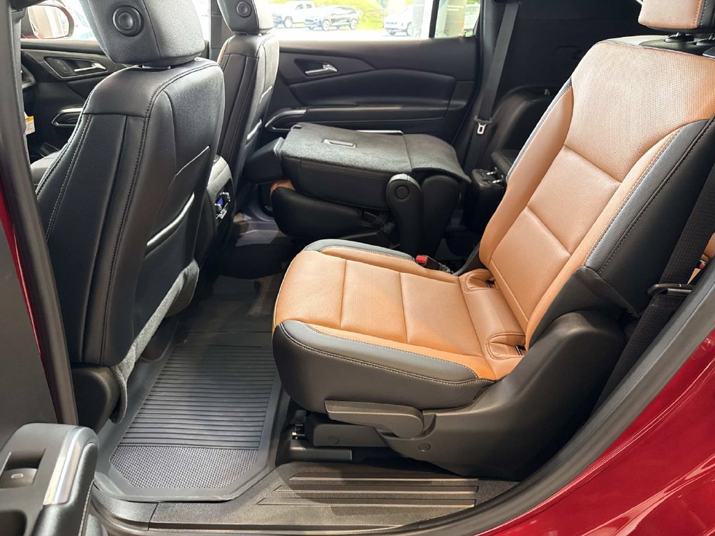 New 2027 Chevrolet Traverse Z71 w/ Enhanced Driving Package AWD/4WD image 16