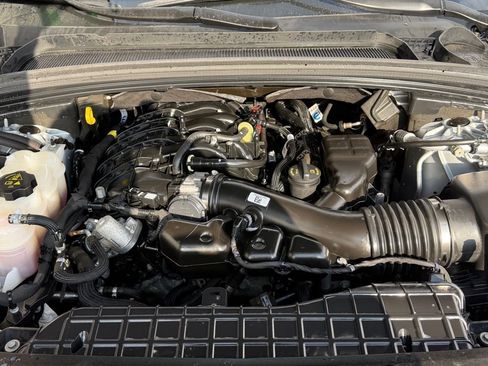 Used 2023 Jeep Grand Cherokee Altitude image 7