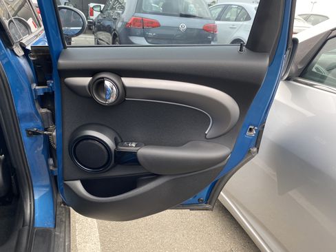 Used 2024 MINI Cooper 4-Door Hardtop FWD image 25